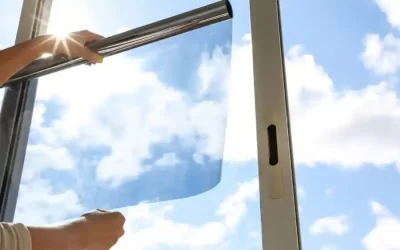 Mantén tu oficina fresca y confortable con láminas de control solar